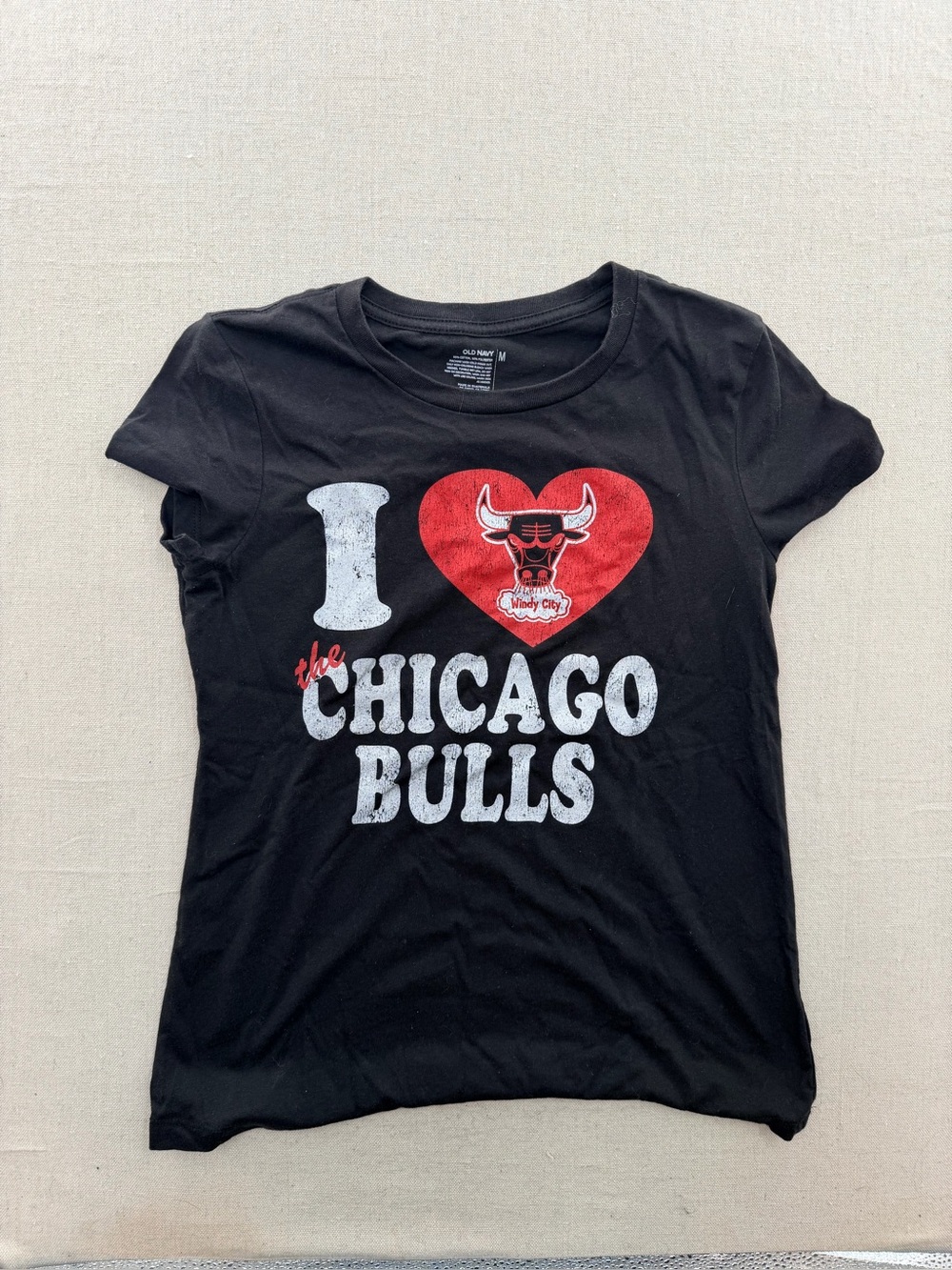 Old Navy Black Chicago Bulls Heart Graphic Tee